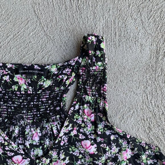 Urban Behaviour - Black Flowery Shirt - Small - Picture 4 of 4